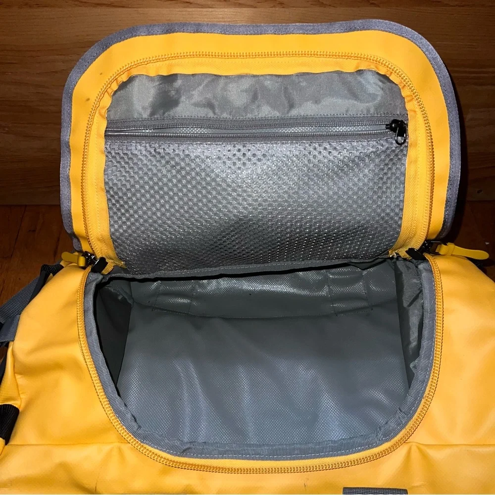 Tatonka Barrel XS Travel bag with removable shoulder strap. Excellent condition.